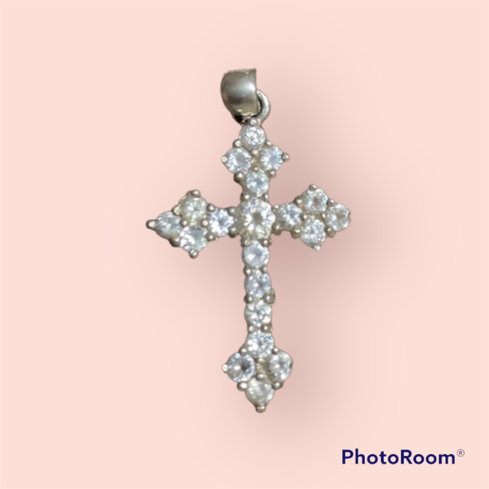 Sterling silver cross pendant